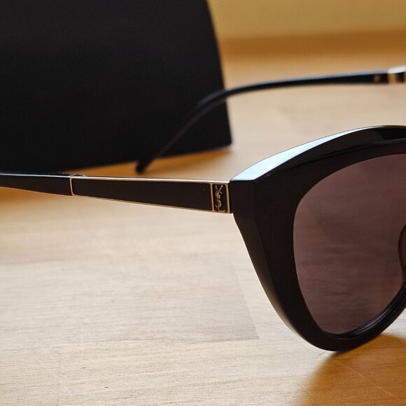 YSL Yves Saint Laurent Sunglasses - Picture 5 of 7